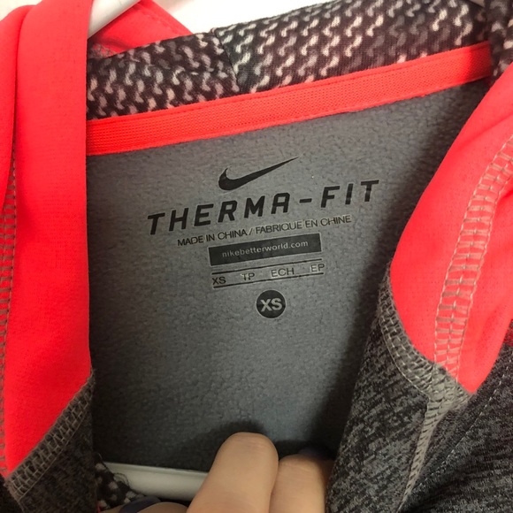 NIKE- high neck thermal hoodie with Thumb holes - Picture 2 of 7